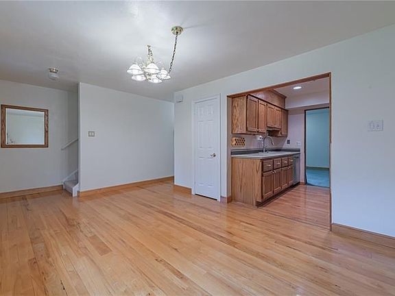 4th image of 1407 Alpen Strasse