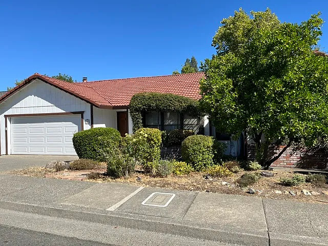 243 Alexandria Dr