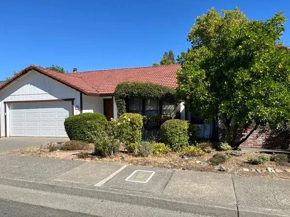 243 Alexandria Dr, Healdsburg, CA 95448