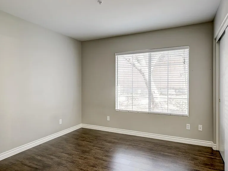 25595 Prospect Ave #ROOM FOR RENT — Photo 3