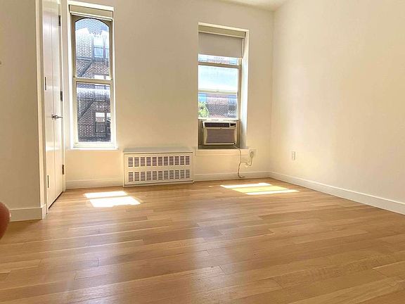 4th image of 215 W 10th St APT 3C