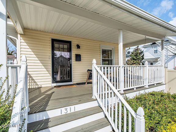 3rd image of 1311 Pine Street