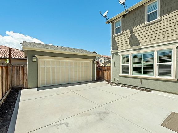 3rd image of 18065 Del Monte Ave