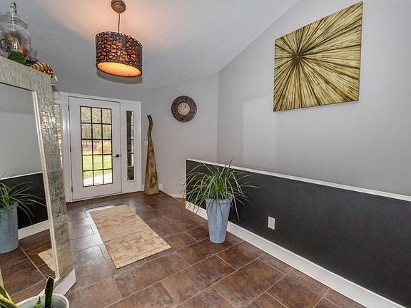 3rd image of 6549 Creekwood Dr
