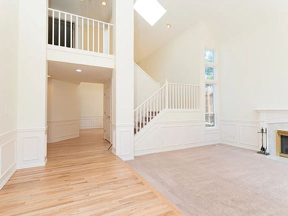 3rd image of 16410 SE 56th Pl