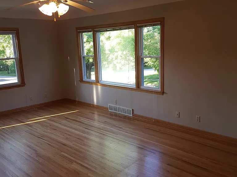 1609 Walnut St — Photo 4