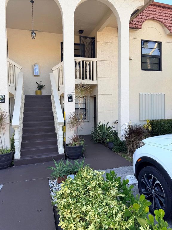136 S Cypress Road #317, photo 3