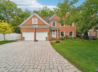 9 Alex Ct, Wyckoff, NJ 07481