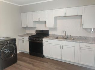 400 N 5th St APT B, Leavenworth, KS 66048