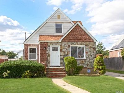 135 Martin Ave, Hempstead, NY, 11550