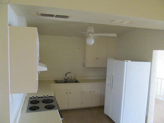 2nd image of 560 S Vista Dr