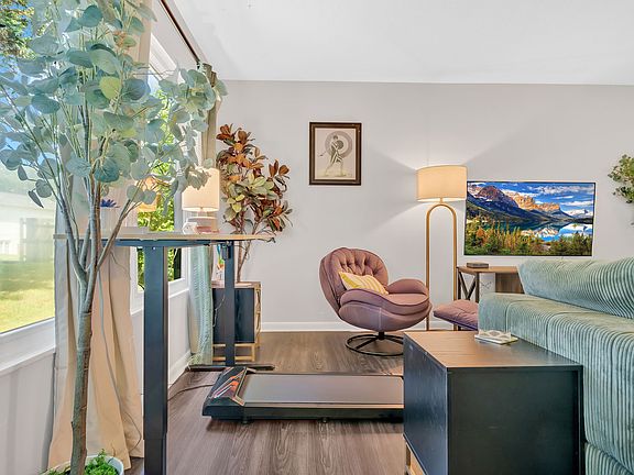 3rd image of 7540 Chatham Cir