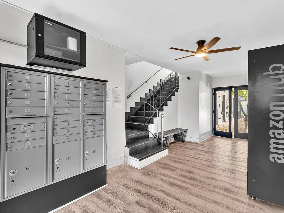 Building 500 Lobby with Amazon Locker