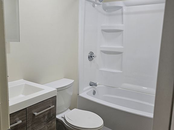 5th image of 313 S Howard St