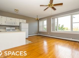 917 W Irving Park Rd APT 3F, Chicago, IL 60613