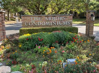 27330 Arborway Rd UNIT 28, Southfield, MI 48033