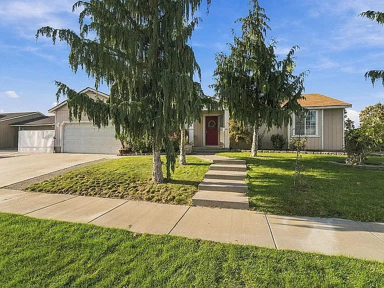 4819 Kalahari Dr