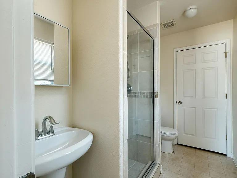 108 Live Oak Cir — Photo 8