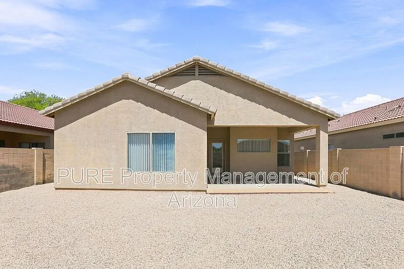 3 bed, 2.0 bath, 1333 sqft, $1,675 — Photo 3