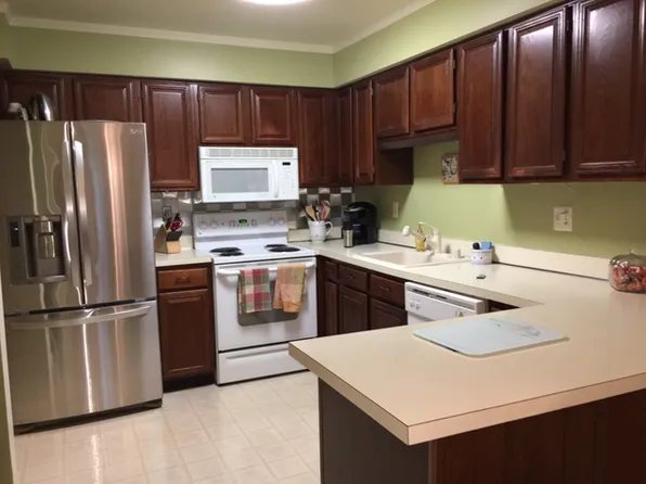 42229 Pellston Dr #281, Northville, MI 48167