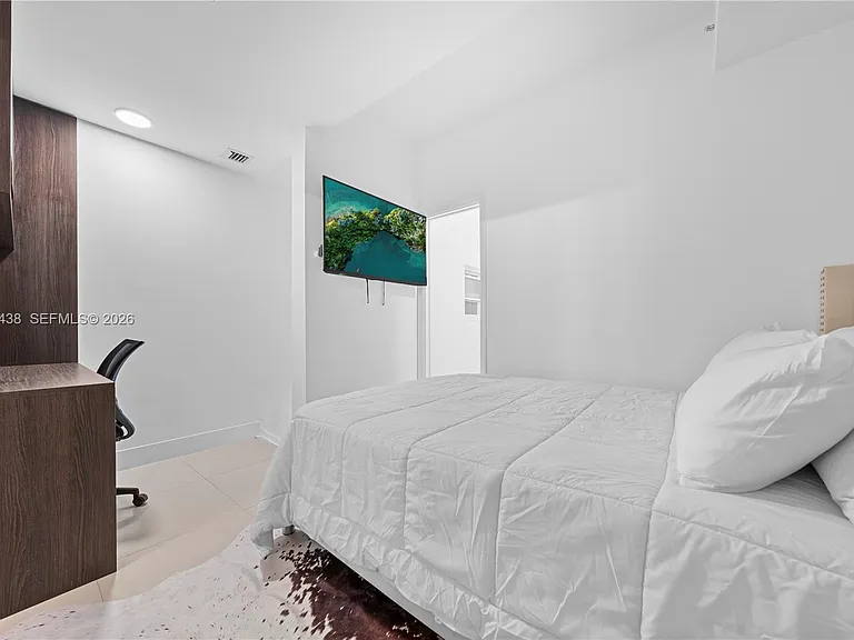 60 SW 13th St #2422 — Photo 14