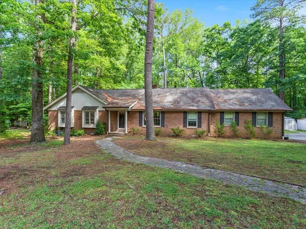 2410 Overbrook Ln, Sanford, NC 27330