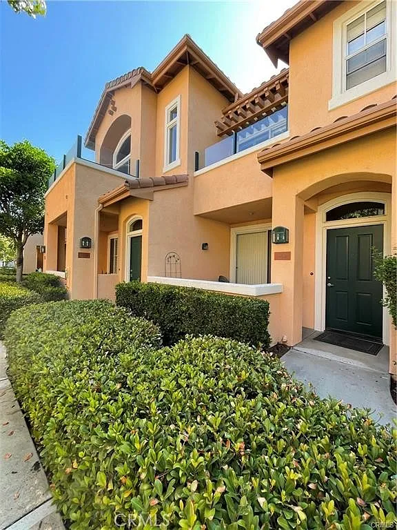 2 bed, 1177 sqft, $3,500 — Photo 2