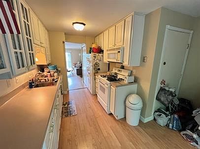 4th image of 2000 Tall Oaks Dr APT 3B