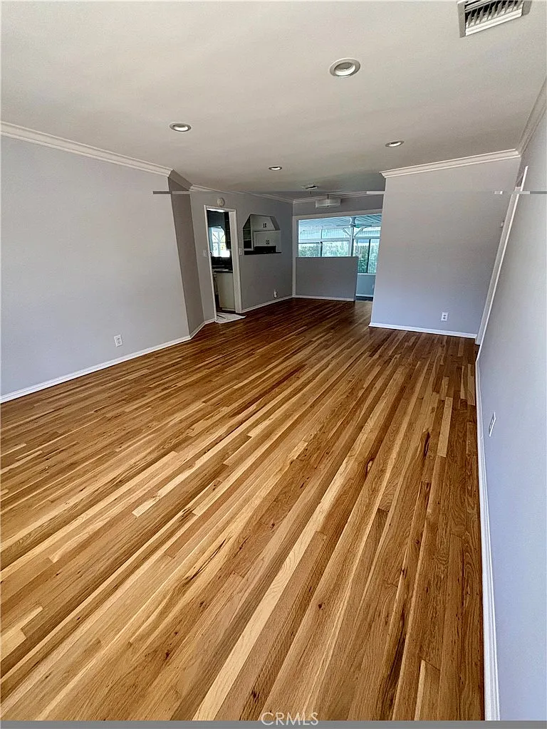 3 bed, 1657 sqft, $4,950 — Photo 4