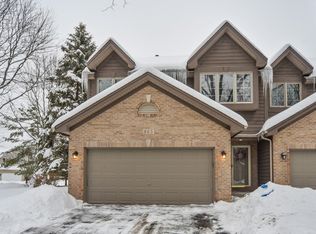 865 Millcreek Cir, Elgin, IL 60123