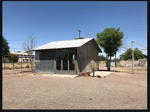2nd image of 303 E El Paso