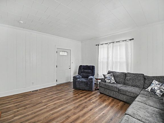 5th image of 312 Park Ave