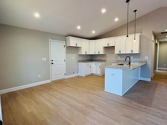 3rd image of 2417 Andrews Rd