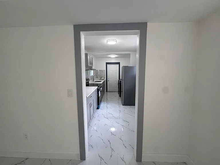 465 Martin Ave — Photo 7