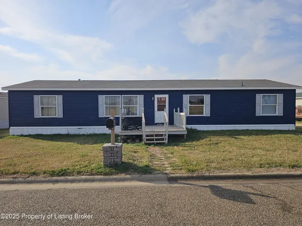 608 Mary Ave, Belfield, ND 58622