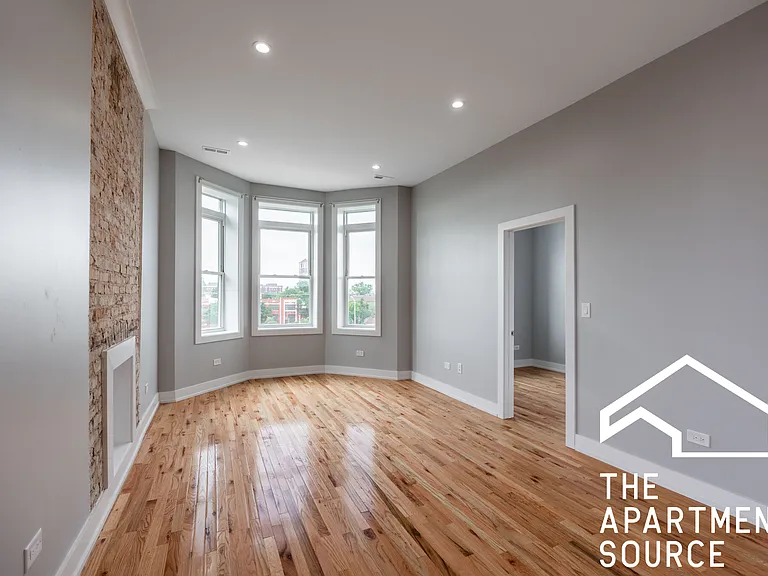 3328 W Congress Pkwy #3 — Photo 3