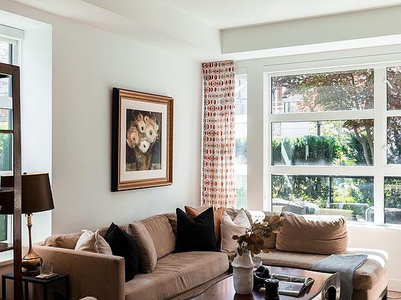 5th image of 1055 Ridgewood Dr #204