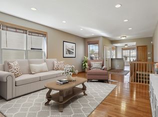 10920 Thone Rdg, Woodbury, MN 55129