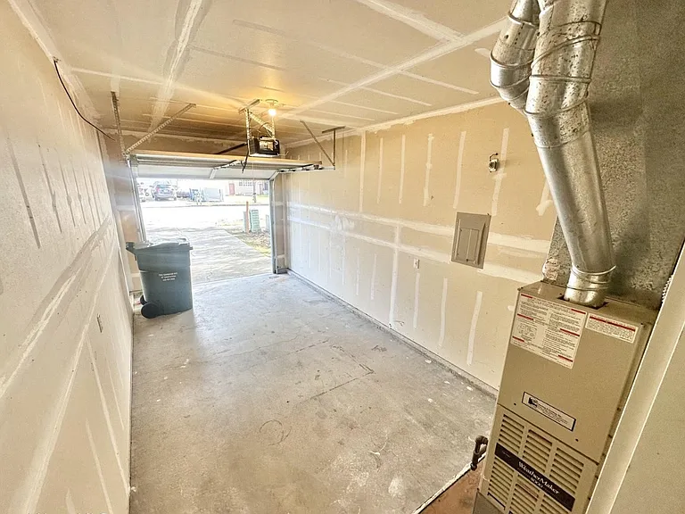 107 N Caton St — Photo 14