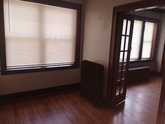 2nd image of 5829 S Sawyer Ave