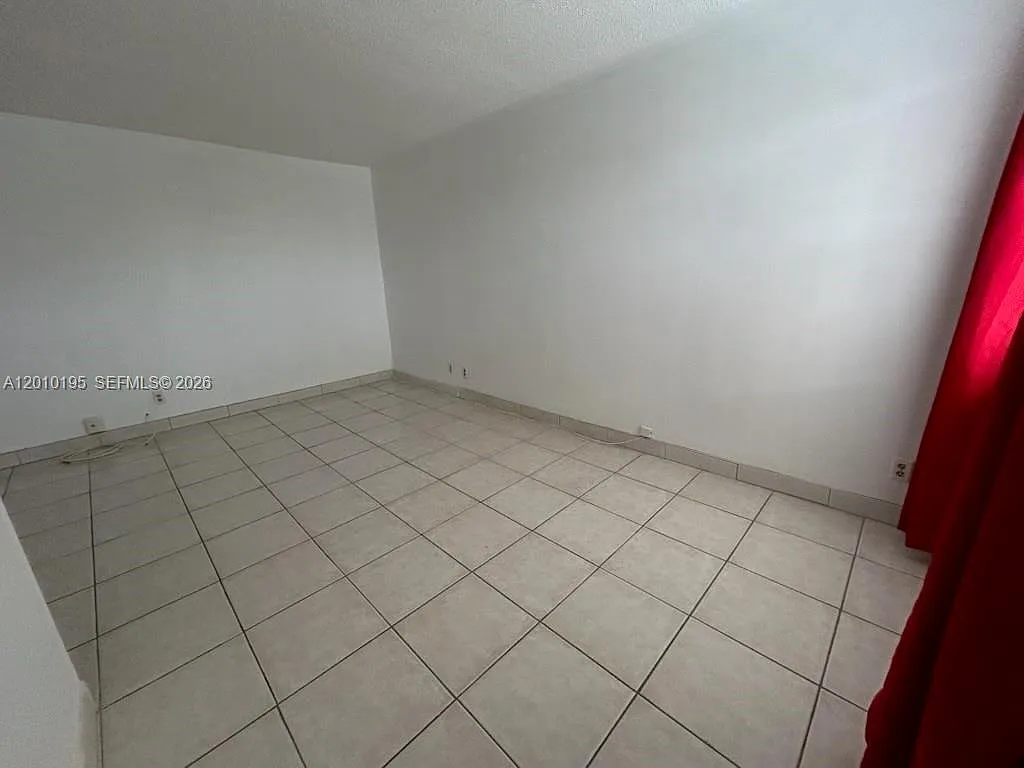 Warrenton House Condo — Photo 3