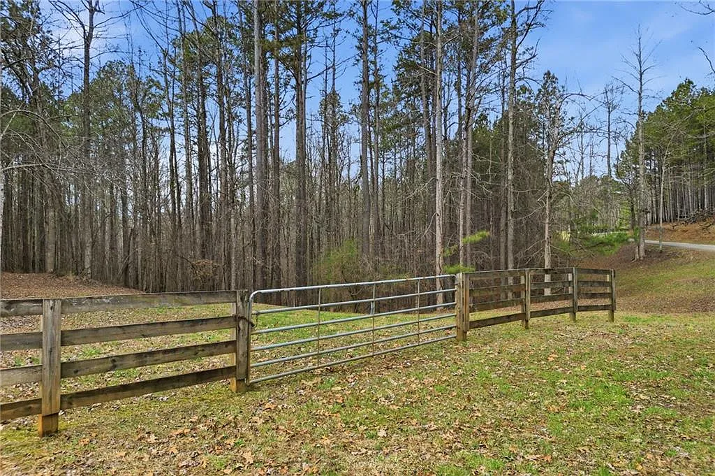 2025 Soap Creek Rd #2 photo 1