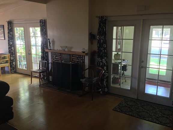 Living Room/Foyer