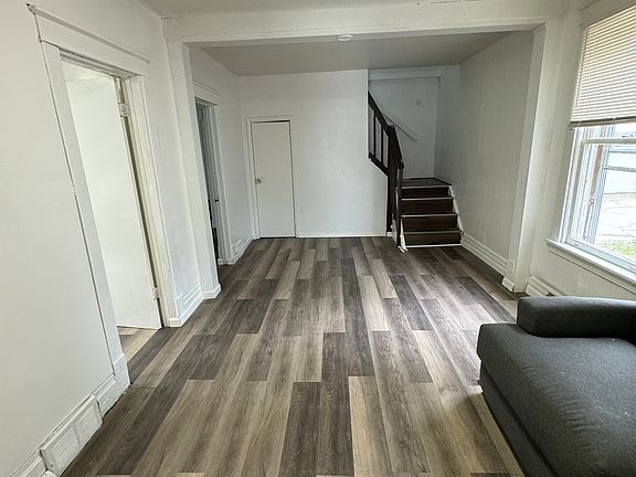 3rd image of 508 Cedar Ave #3