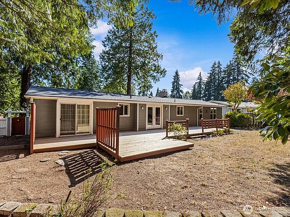 4th image of 10610 NE 190th Street