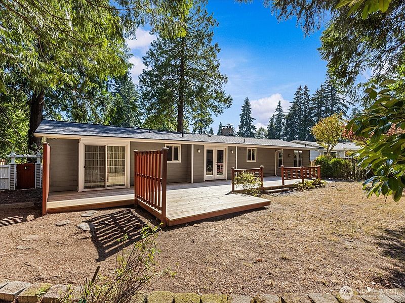 4th image of 10610 NE 190th Street