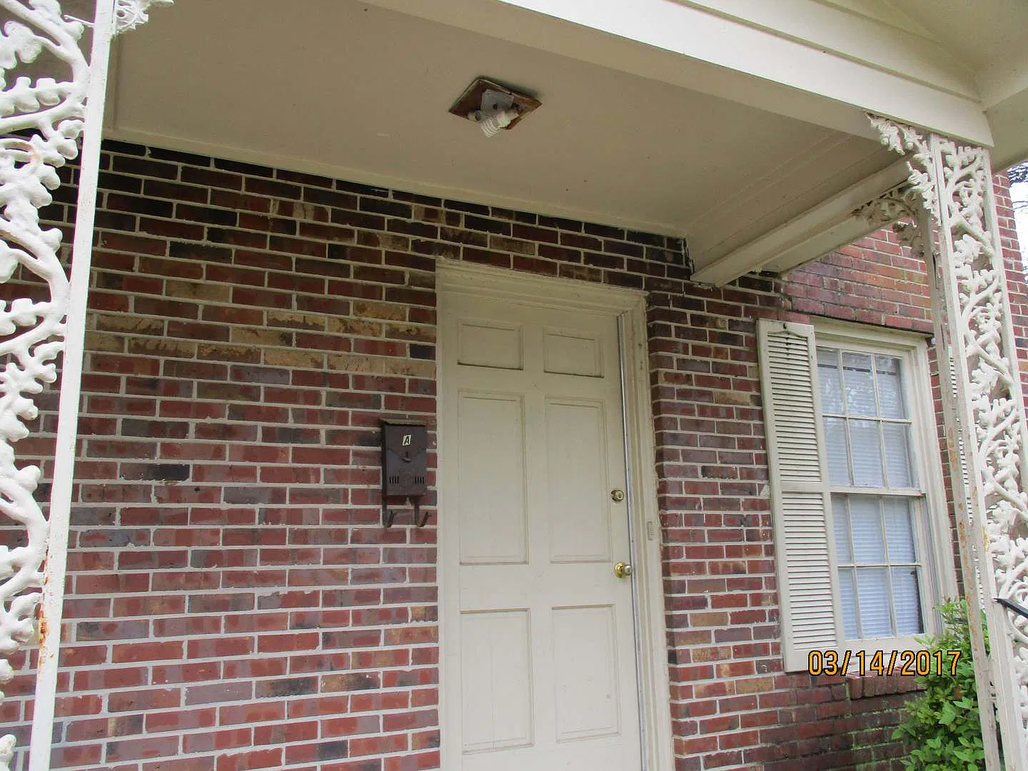 Davis, 1408-A N. — Photo 1