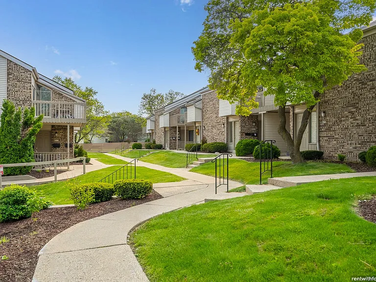 Apple Ridge Townhomes - 8827 — Photo 32