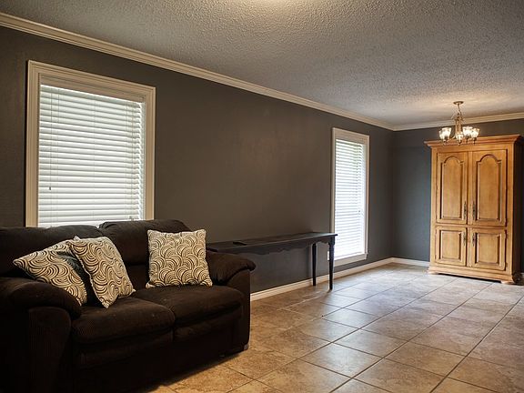 3rd image of 116 Donniebrook Dr