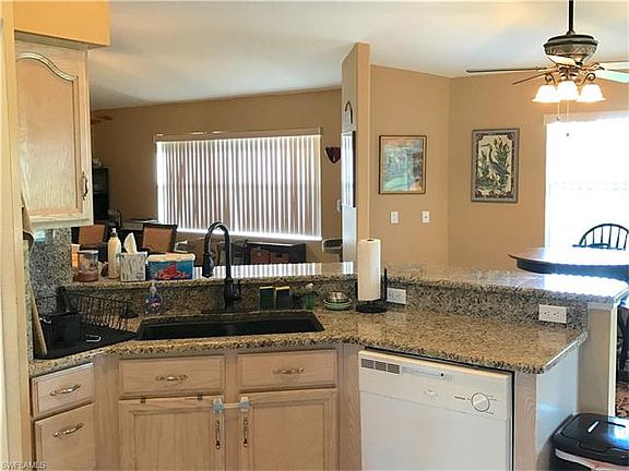 5th image of 5221 SW 20th Ave